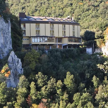 Ξενοδοχείο Scoglio Dell'aquilone 3*